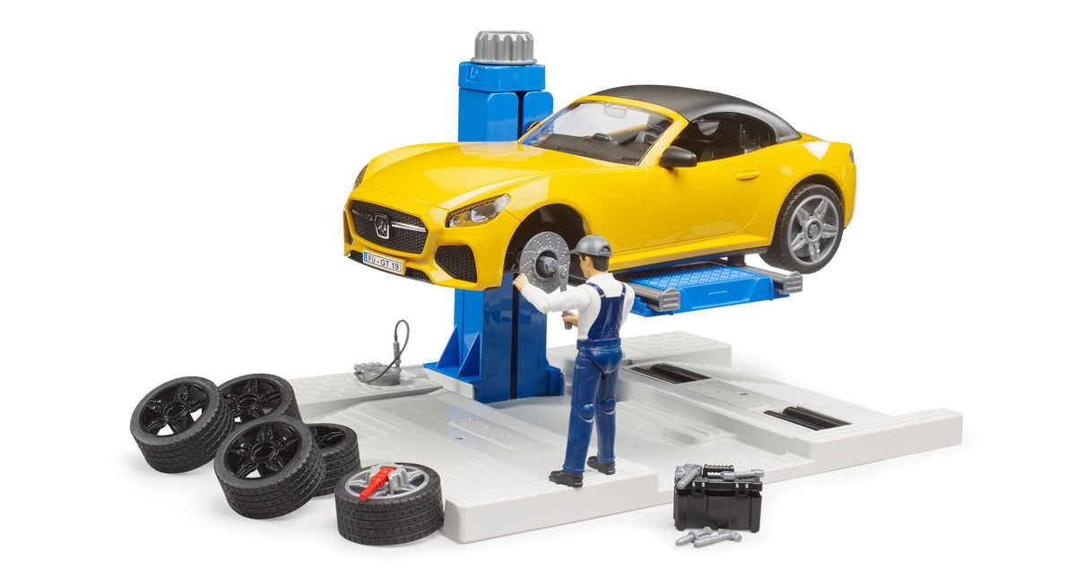 Bruder Service Center with Roadster