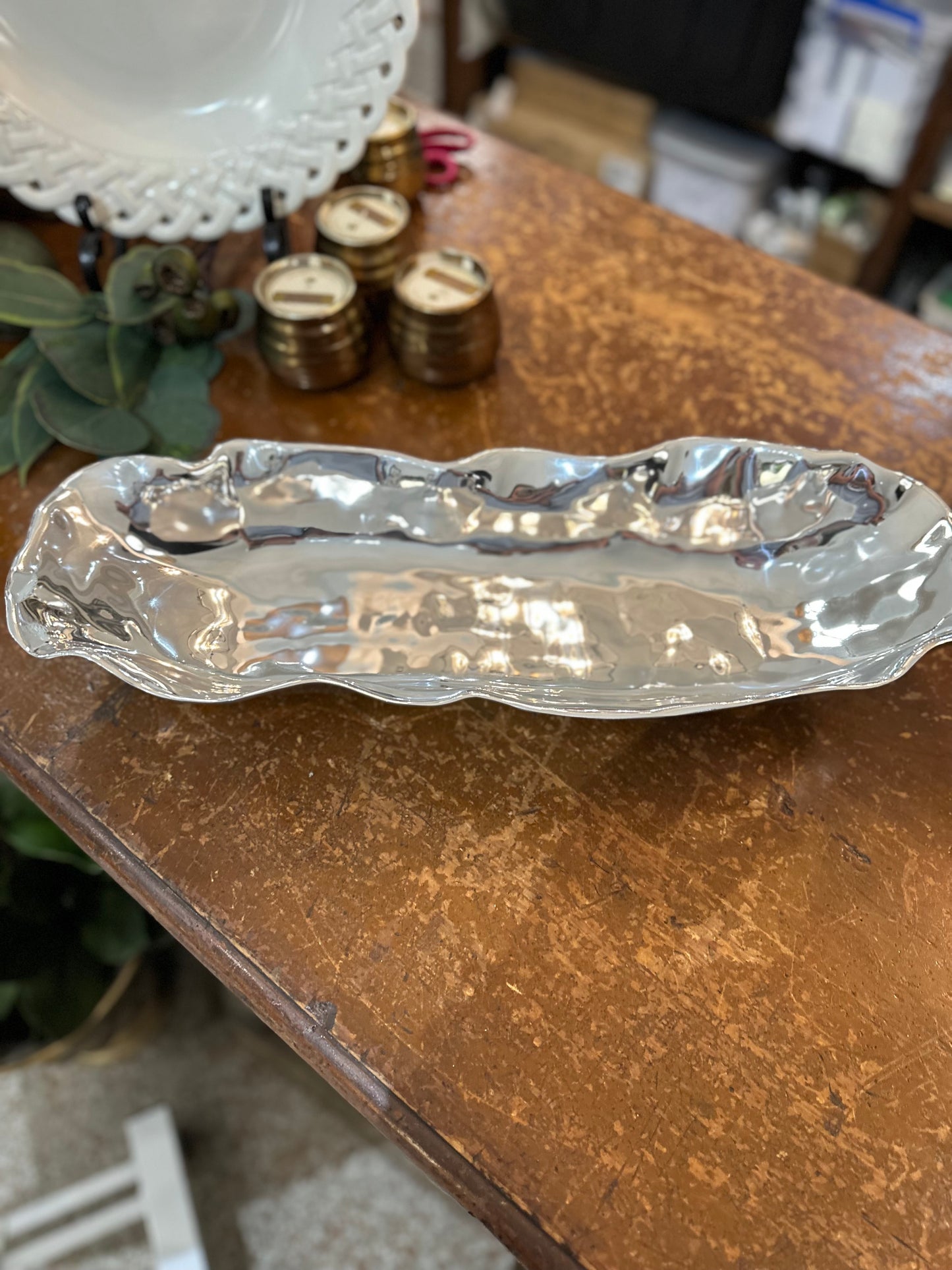 Beatriz Ball Onyx Long Centerpiece 21"