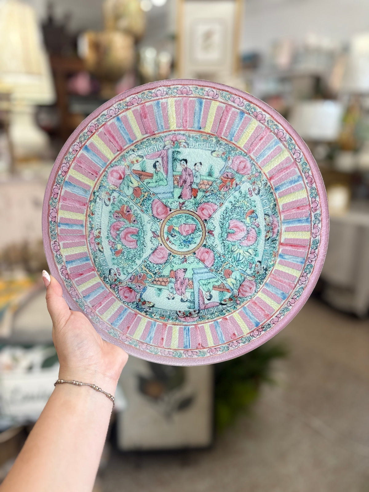 Chinoiserie Medallion Cutting Board