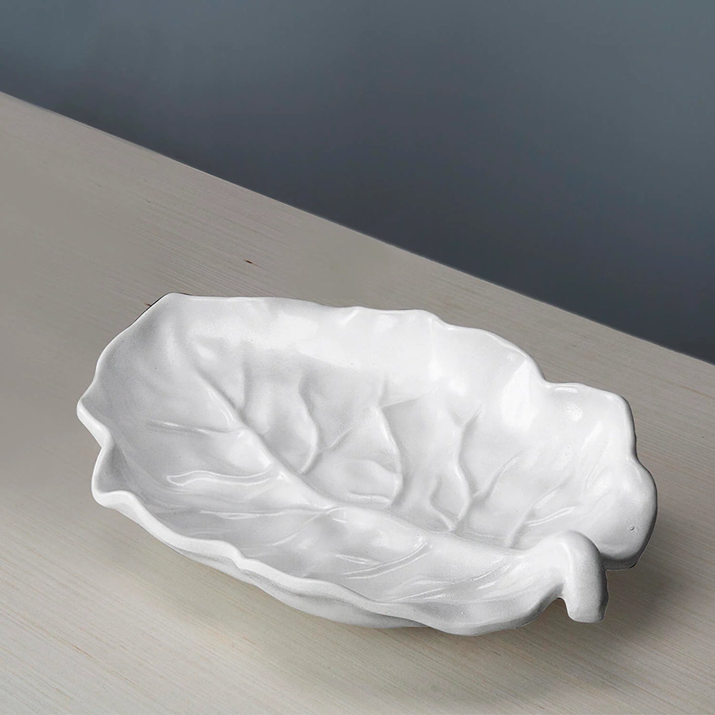 Beatriz Ball VIDA Lettuce Medium Leaf Platter (White)