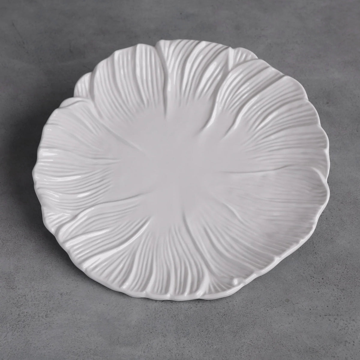 Beatriz Ball VIDA Lettuce 13" Charger (White)