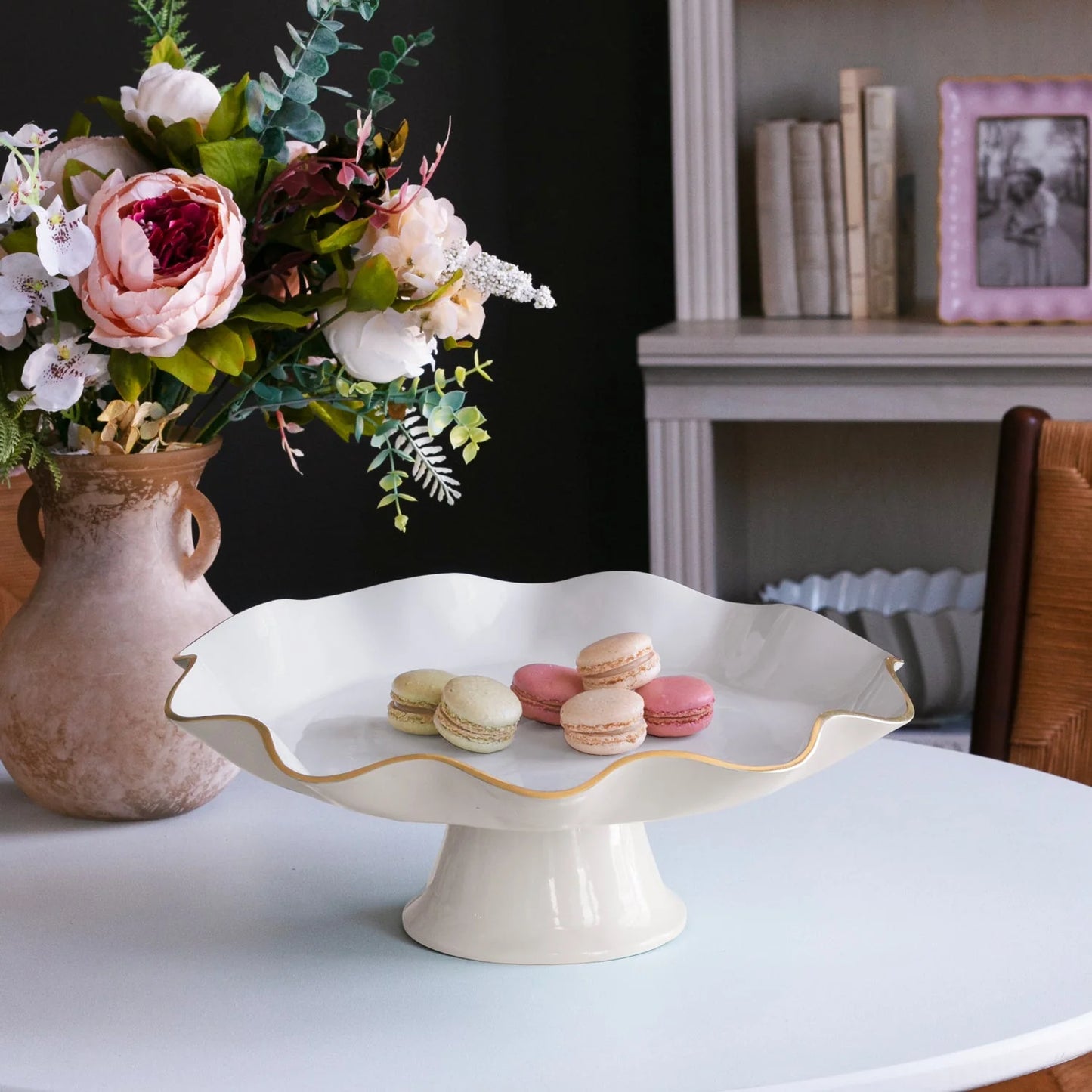 Beatriz Ball ENCANTO Carola Pedestal Cake Plate (Cream and White)