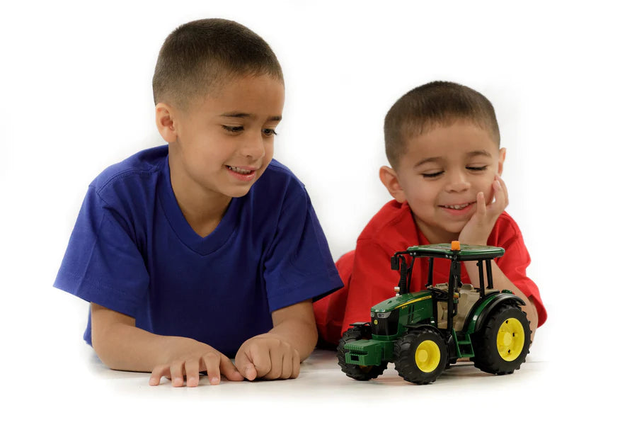 Bruder John Deere 5115M